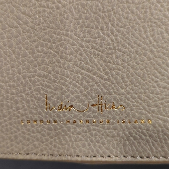 India Hicks NWT in Taupe Pebbled Leather Clutch. 11.5x8.5 Inches. - Picture 2 of 11